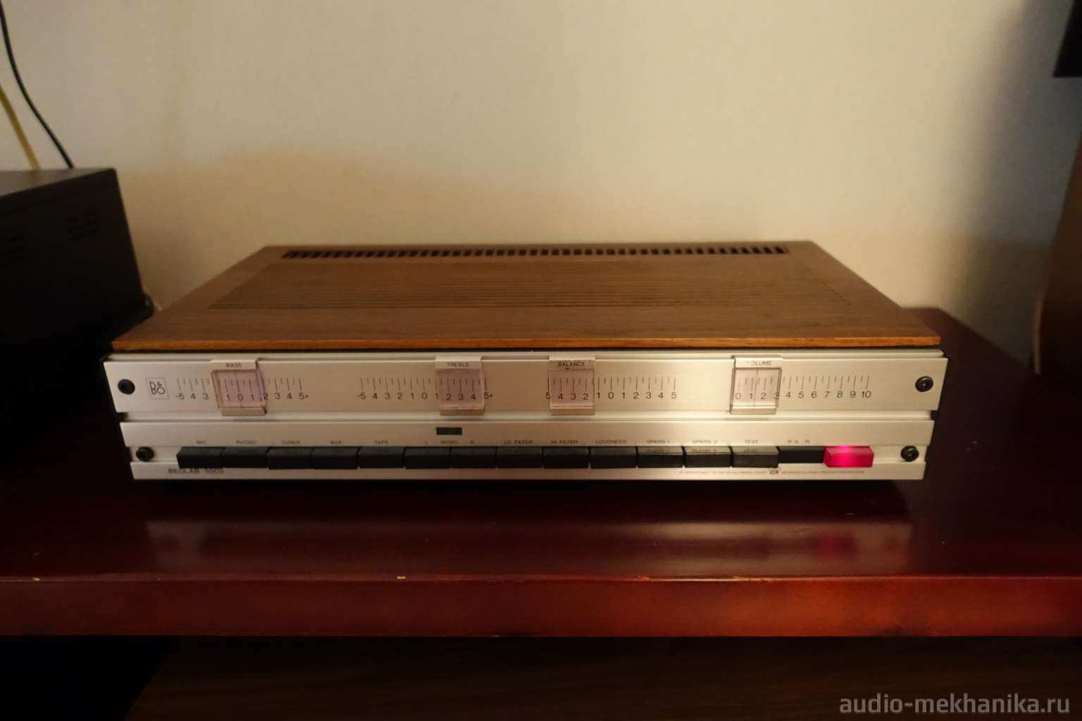 Bang Olufsen BeoLab 5000